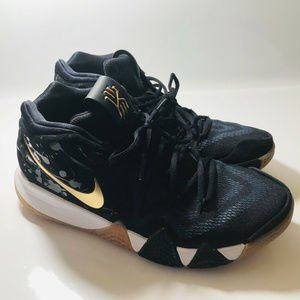 Nike Kyrie 4 Basketball Pitch Blue 10.5